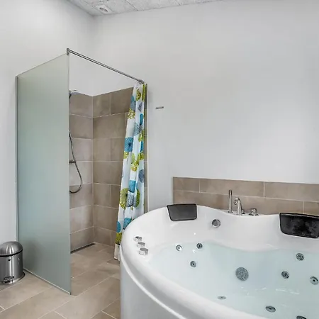 Beautiful In With Kitchen *