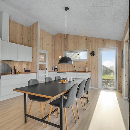 Holiday home Beautiful In With Kitchen
