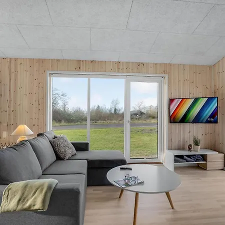 Beautiful In With Kitchen Holiday home *